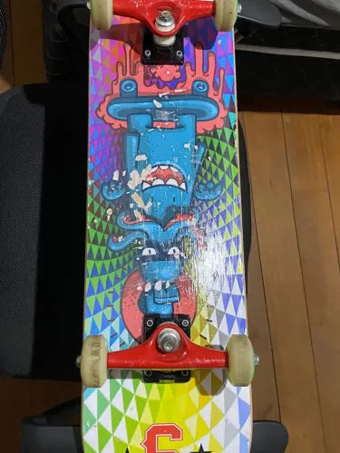 Skate semi-novo completo 