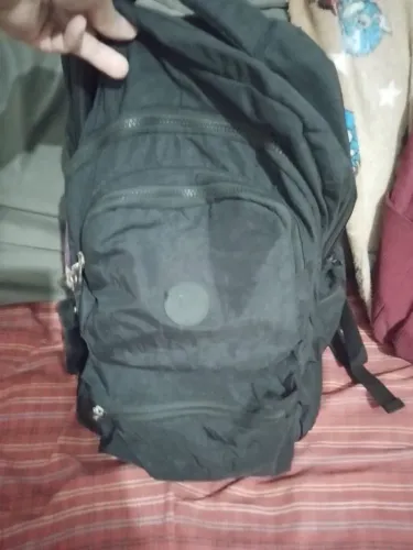 Mochila, estilo Kipling semi nova