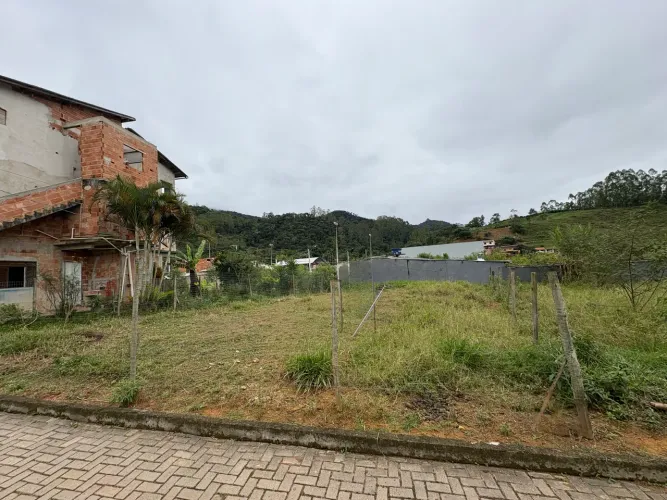 Vende-se lote no centro de patrimônio da Penha