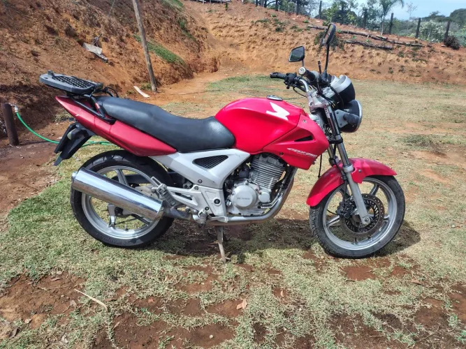Vendo Twister 2005 conservada