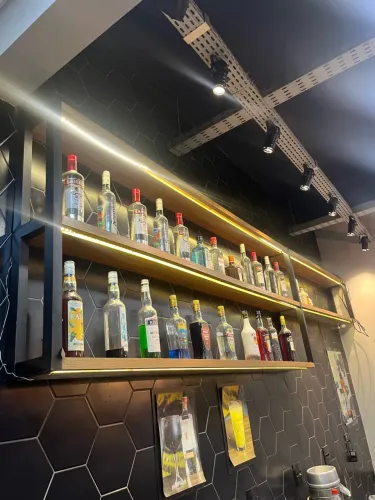 Prateleira para bar