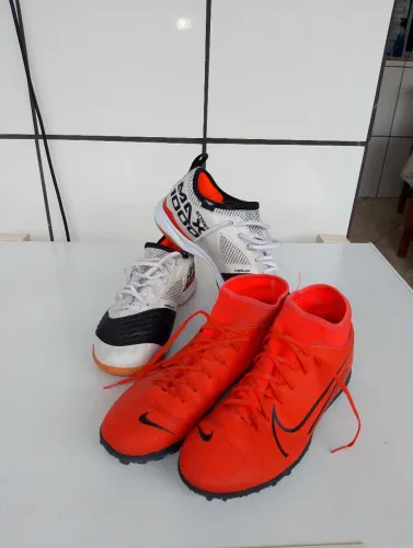 Vendo chuteiras Futsal e society. Max 1000 e Mercurial