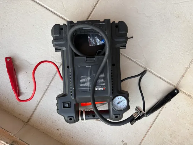 Auxiliar de Partida Black+Decker 12V 350A com Compressor