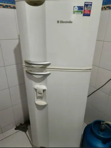 Geladeira frost free seminova