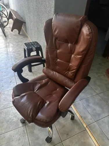 Cadeira Presidente Marrom ? Conforto e Elegância para seu Escritório