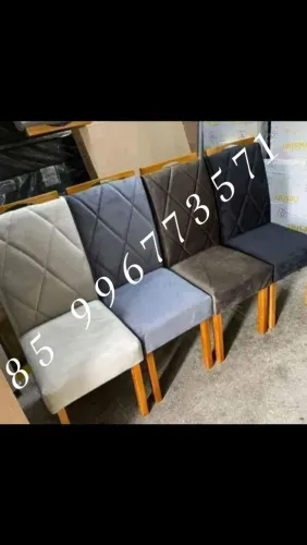 CADEIRAS COM DESIGN MORDENDO