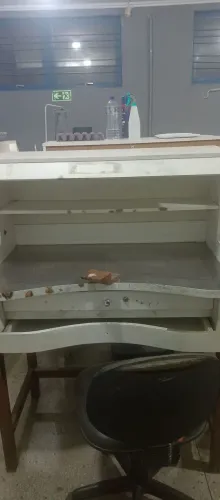 Vende-se banca de ourives valor a combinar 
