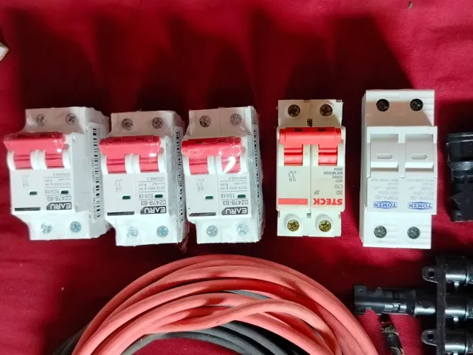 Kit Energia Solar Off-Grid Completo 12V/24V (Placas + MPPT + Inversor + Cabos + Baterias