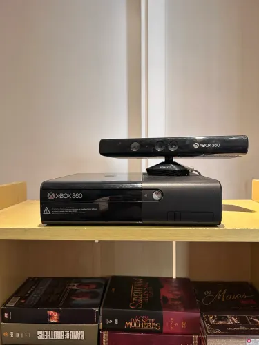 Xbox 360 Slim com Kinect + Jogos (Leia a Descrição)