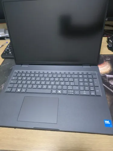Notebook Dell Pro, tela 16, core i7,16GDDR5, m2 512gb, teclado retro iluminado