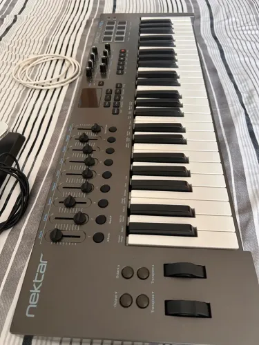 Teclado Controlador Nektar Impact Lx49+