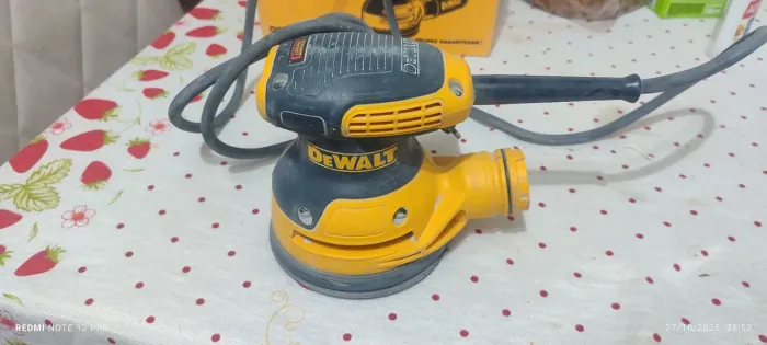 Lixadeira roto orbital Dewalt
