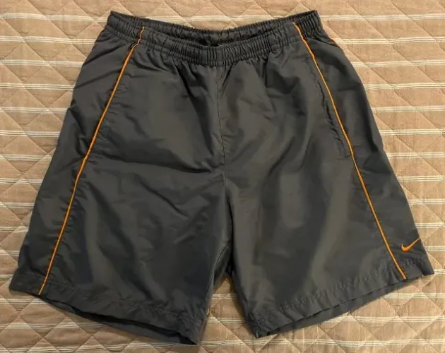 Short Nike - Tactel Masculino - Cinza e Laranja (Tamanho P)