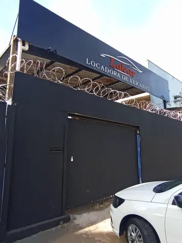 Alugo ponto comercial / Estacionamento com escritório.