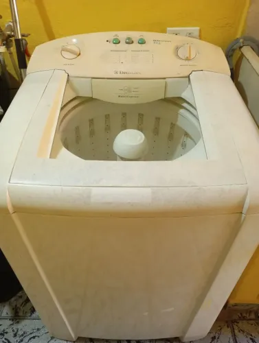 Máquina de lavar funcionando perfeitamente
