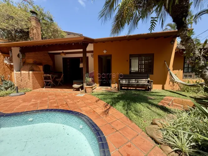 CASA COM EDÍCULA À VENDA NO JARDIM DAS SAMAMBAIAS EM JUNDIAÍ/SP