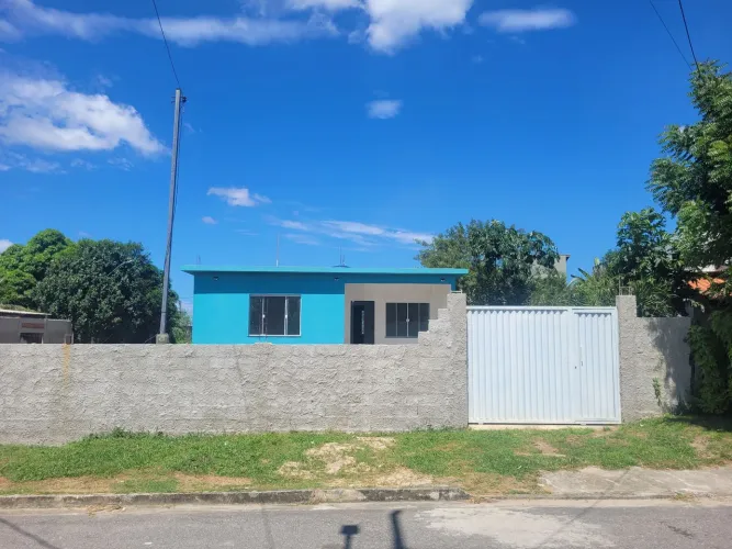 VENDE-SE CASA LINEAR EM SAQUAREMA 