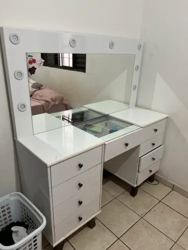 Vendo penteadeira camarim para sair hoje!