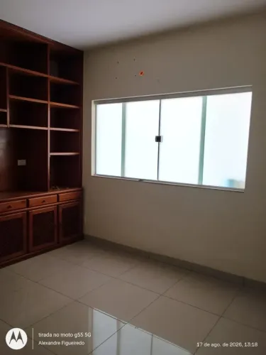 ALUGO CASA COM 4 QUARTOS - NO SANTA ROSA