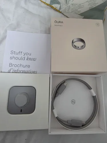 OURA RING 4 TAMANHO 12 . COR PRATA TROUXE DA FRANÇA EM DEZEMBRO .