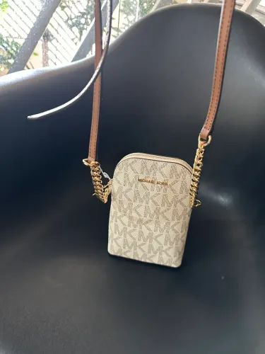 Bolsa porta celular Michael Kors