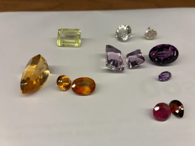 Lote de Pedras Naturais Lapidadas (Ametista, Citrino, Cristal e ETC)