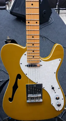 Troco por stratocaster