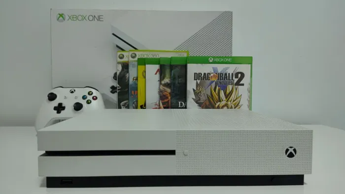Xbox One S 1TB usado + 7 jogos