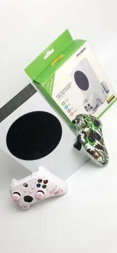 Xbox Series S 512GB Completo + 2 Controles Originais + Base Carregadora e Baterias