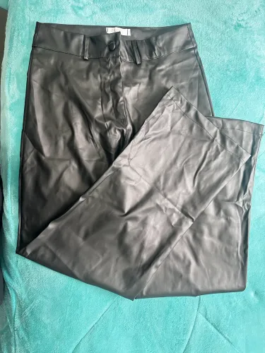 Calça Wide Leg em Couro Sintético Preta G | Nunca Usada