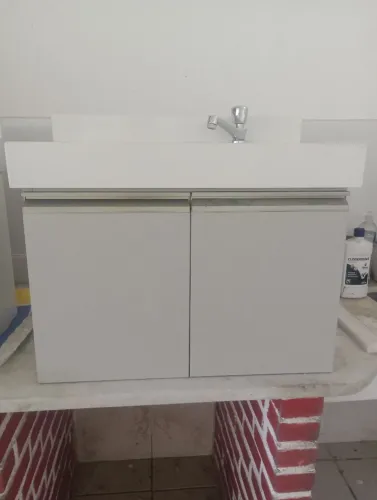 Armário para banheiro completo