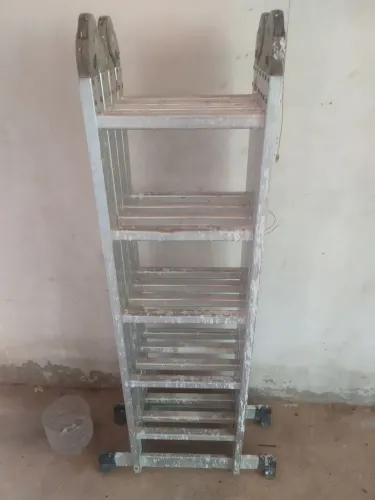 Escada de alumínio