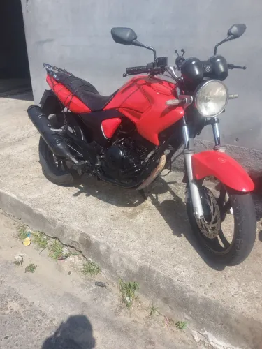 Vendo Yamaha Fazer 250, ano 2009 / modelo 2010.