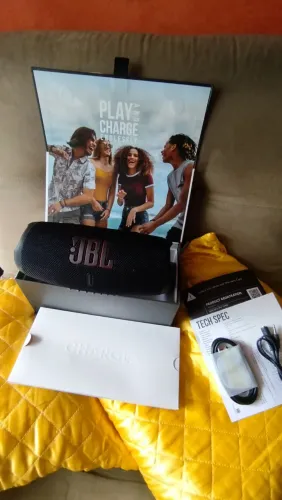 JBL Charge 5 original na caixa, usada uma única vez.