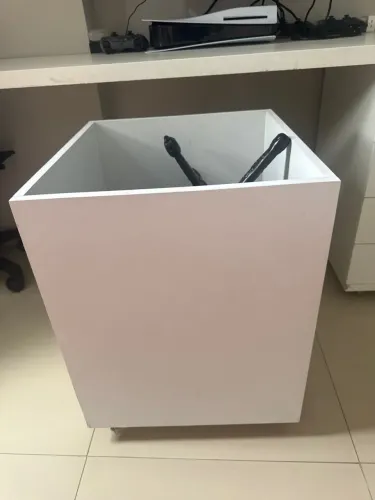 Cesto em madeira para guardar brinquedos 