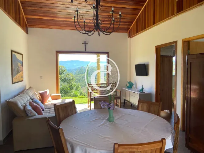 Sítio-chácara com vista deslumbrante!!!