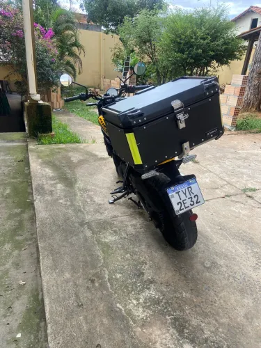 Royal Enfield Guerrilla 450 2026 + Baú, R$ 27.000,00
