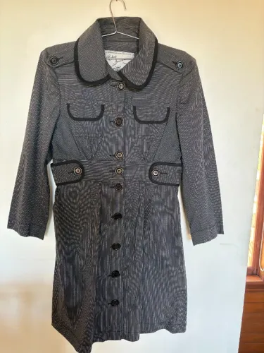 Vestido/Casaco estilo trench coat, Colcci, risca de giz, feminino, tamanho M. 