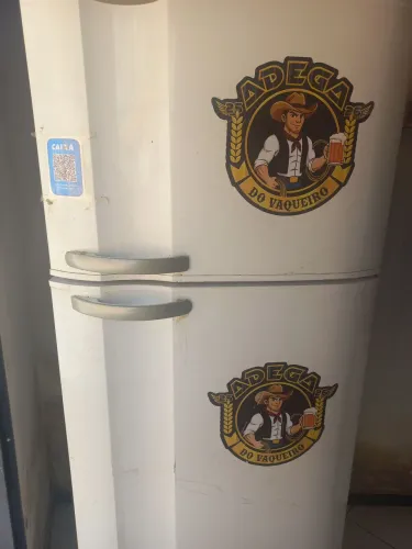 Vende-se geladeira