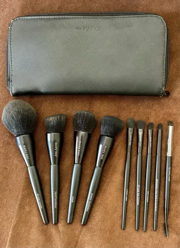 Kit contendo 9 Pincéis Mary Kay