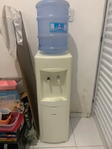 URGENTE Vendo bebedouro NEGOCIÁVEL
