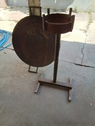 Disco de arado para fazer churrasco