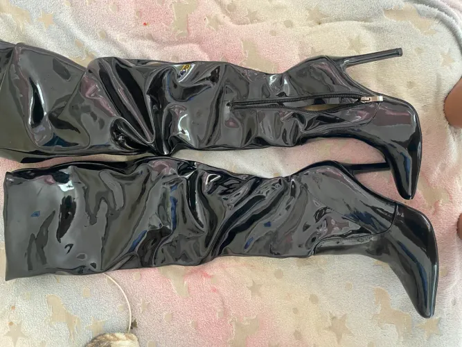 Aceito oferta vendo bota usada apenas 1 vez NOVA