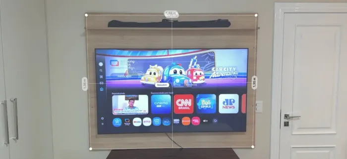 Painel Modulado Suspenso para TV com Prateleira Superior