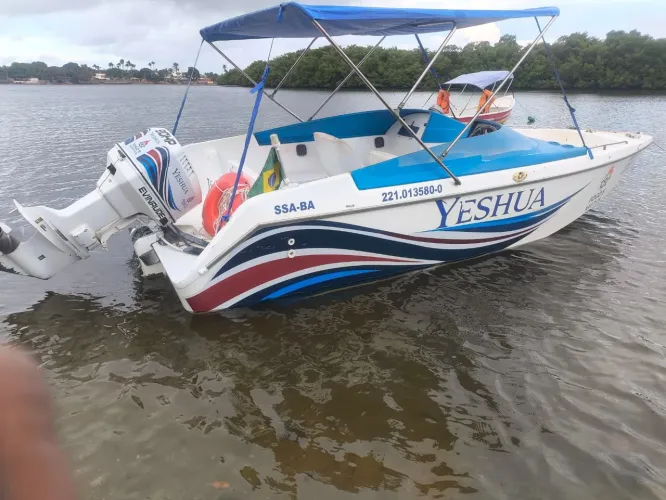 Vendo lancha Dart 19 pés motor Johnson de 90 Hp 2 tempo 