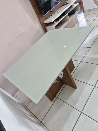Vedo essa linda mesa.