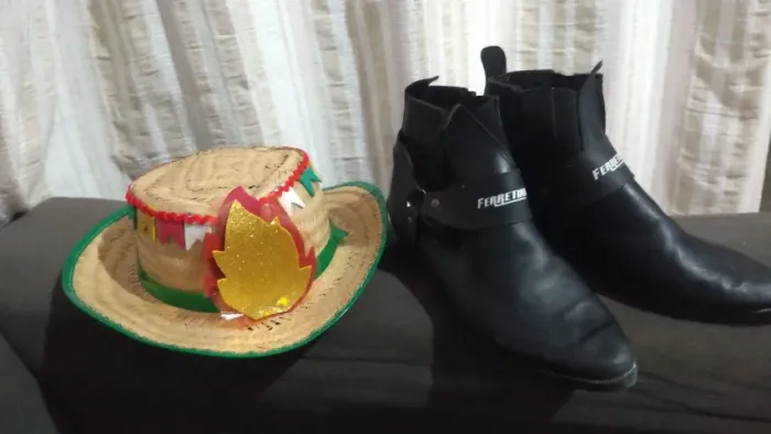 Chapéu e bota menino número 35