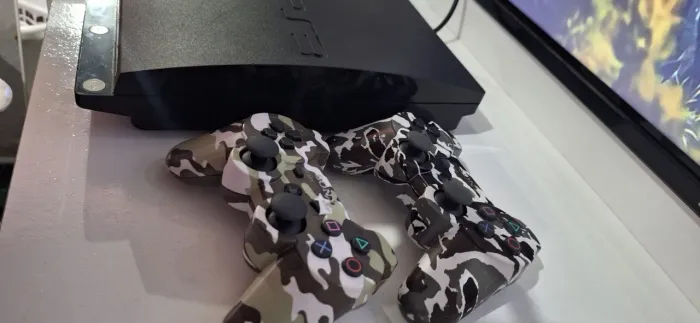 Playstation 3 256GB Desbloqueado+20 jogos - Aceito propostass
