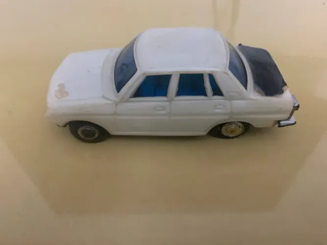 Carrinho Mimo Branco década de 70/80