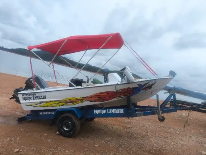 Lancha de Fibra 12 Pés Completa + Motor Evinrude 50HP Revisado + Carretinha